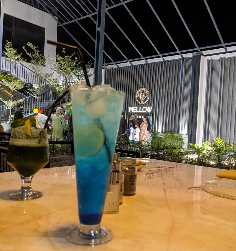 Blue hour: A sip with the skyline